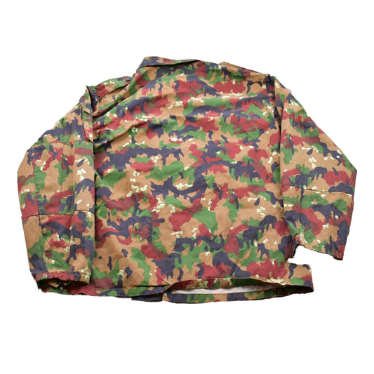 Proper Vintage Clothing > Gender Neutral Adult Clothing > Jackets & Coats Vintage 1990s Alpenflage Camo Canvas Jacket / Camo Work Jacket / Athletic Spring Summer Sportswear / Streetwear / Athleisure / Swiss Camo
