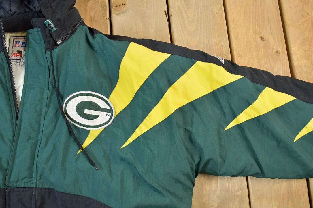 Proper Vintage Clothing > Gender Neutral Adult Clothing > Jackets & Coats Vintage 1990s Apex One Sharktooth Green Bay Packers NFL Football Hooded Jacket