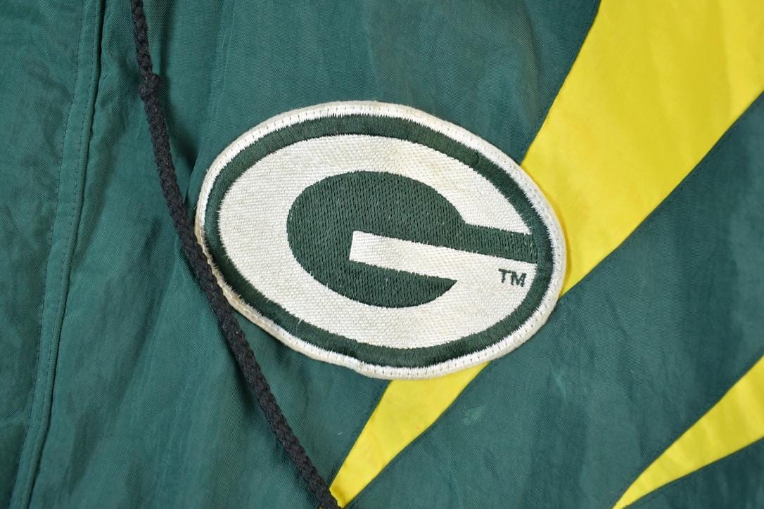 Proper Vintage Clothing > Gender Neutral Adult Clothing > Jackets & Coats Vintage 1990s Apex One Sharktooth Green Bay Packers NFL Football Hooded Jacket