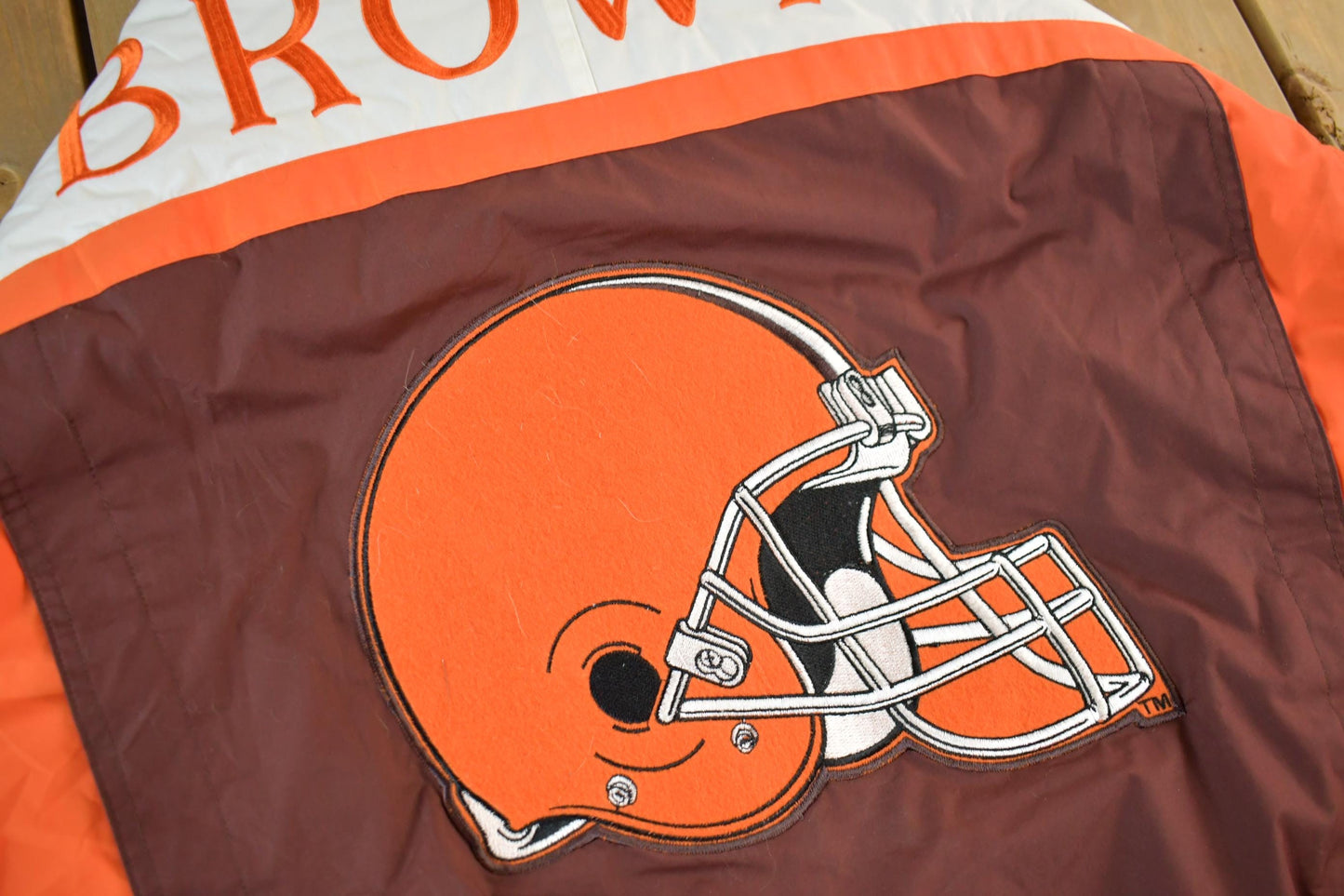 Proper Vintage Clothing > Gender Neutral Adult Clothing > Jackets & Coats Vintage 1990s Cleveland Browns NFL Embroidered Jacket Men's Large / 90s Vintage NFL / Sportswear Coat / Nutmeg Mills