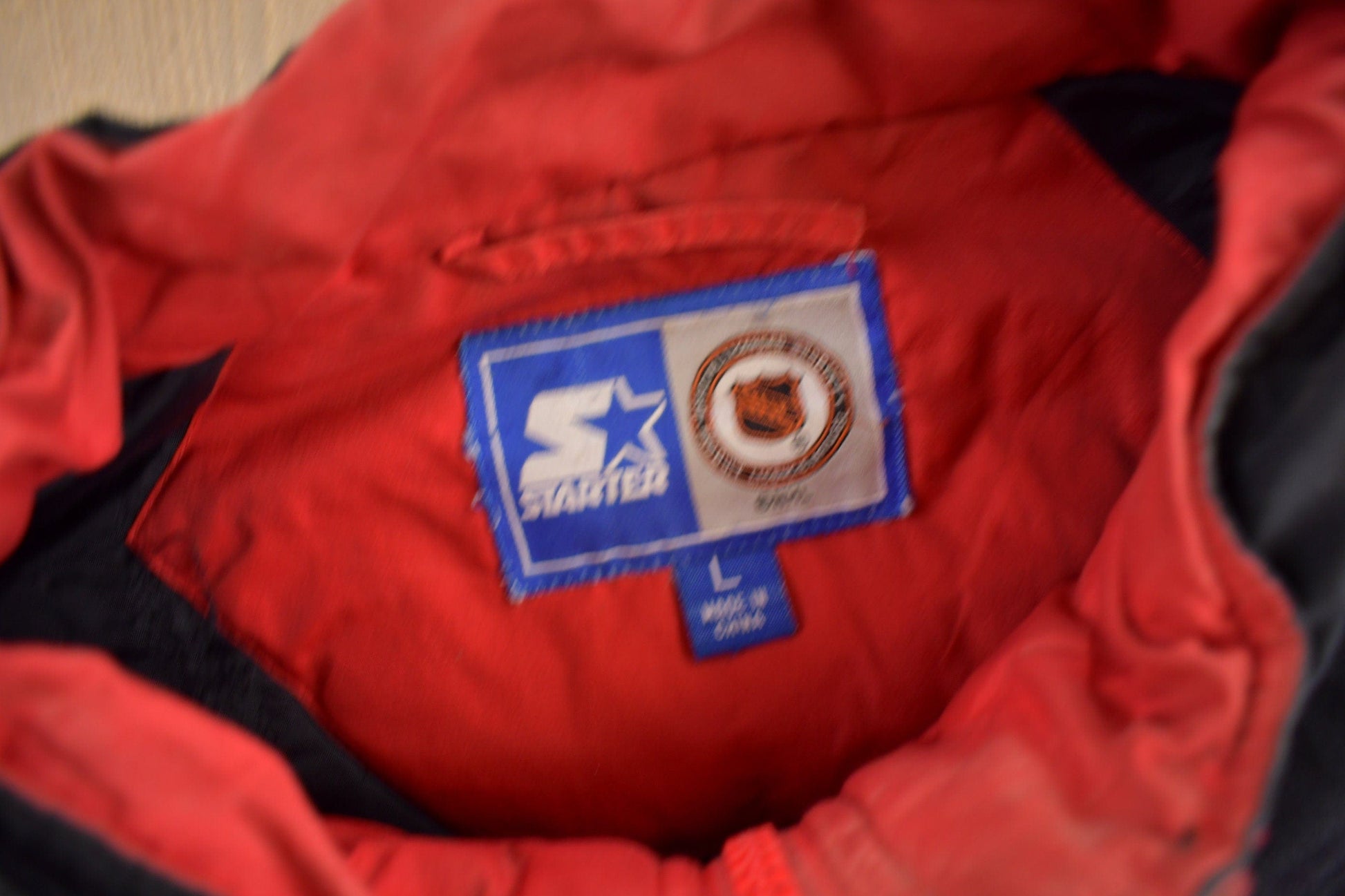 Proper Vintage Clothing > Gender Neutral Adult Clothing > Jackets & Coats Vintage 1990s Detroit Red Wings NHL Starter Jacket / Sportswear / Streetwear / Color Block / Hockey