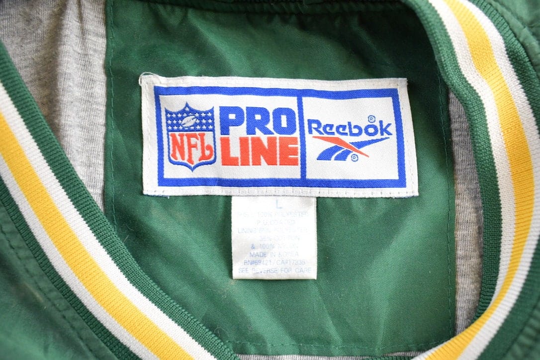Proper Vintage Clothing > Gender Neutral Adult Clothing > Jackets & Coats Vintage 1990s NFL Greenbay Packers Starter Pro Line Windbreaker Jacket / Vintage Starter / Color Block / Sportswear / Patchwork