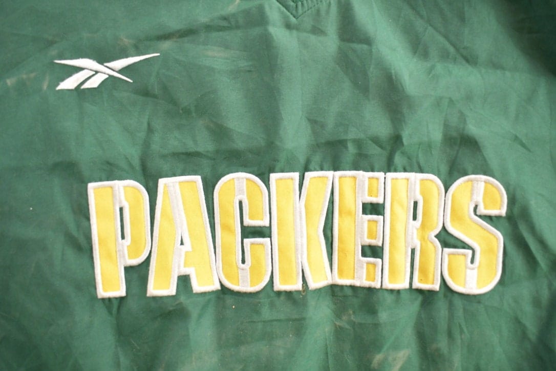 Proper Vintage Clothing > Gender Neutral Adult Clothing > Jackets & Coats Vintage 1990s NFL Greenbay Packers Starter Pro Line Windbreaker Jacket / Vintage Starter / Color Block / Sportswear / Patchwork