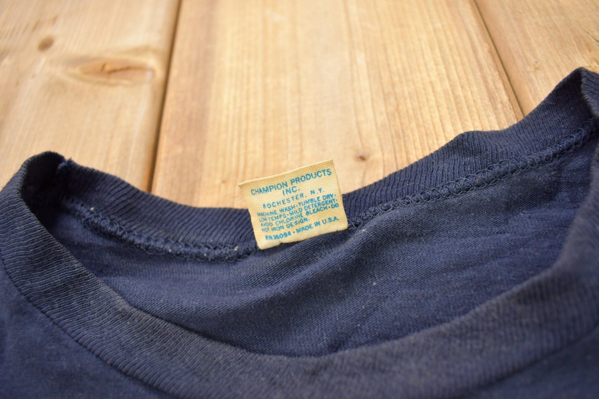 Proper Vintage Clothing > Gender Neutral Adult Clothing > Tops & Tees > T Shirts Vintage 1970s Chicago Bears NFL Champion T-Shirt / Made In USA / Single Stitch / NFL / 90s Streetwear / Sportswear / Vintage Champion