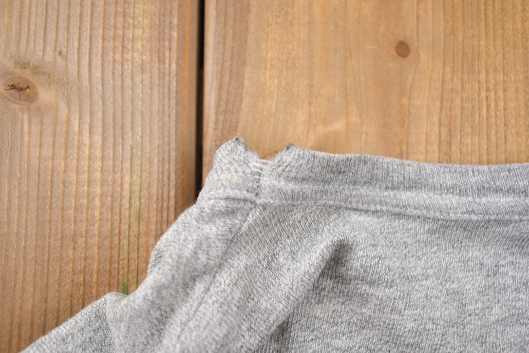 Proper Vintage Clothing > Gender Neutral Adult Clothing > Tops & Tees > T Shirts Vintage 1980s Boston Celtics Logo NBA Ravens T-Shirt / Sportswear / Basketball / Made In Canada