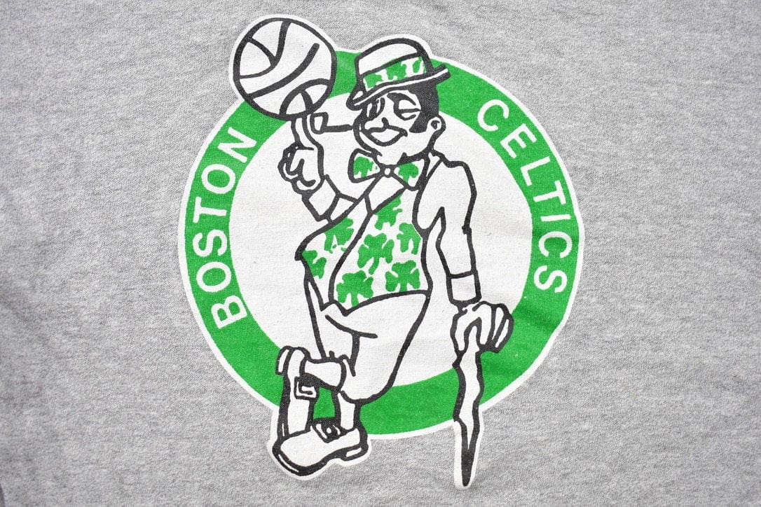Proper Vintage Clothing > Gender Neutral Adult Clothing > Tops & Tees > T Shirts Vintage 1980s Boston Celtics Logo NBA Ravens T-Shirt / Sportswear / Basketball / Made In Canada