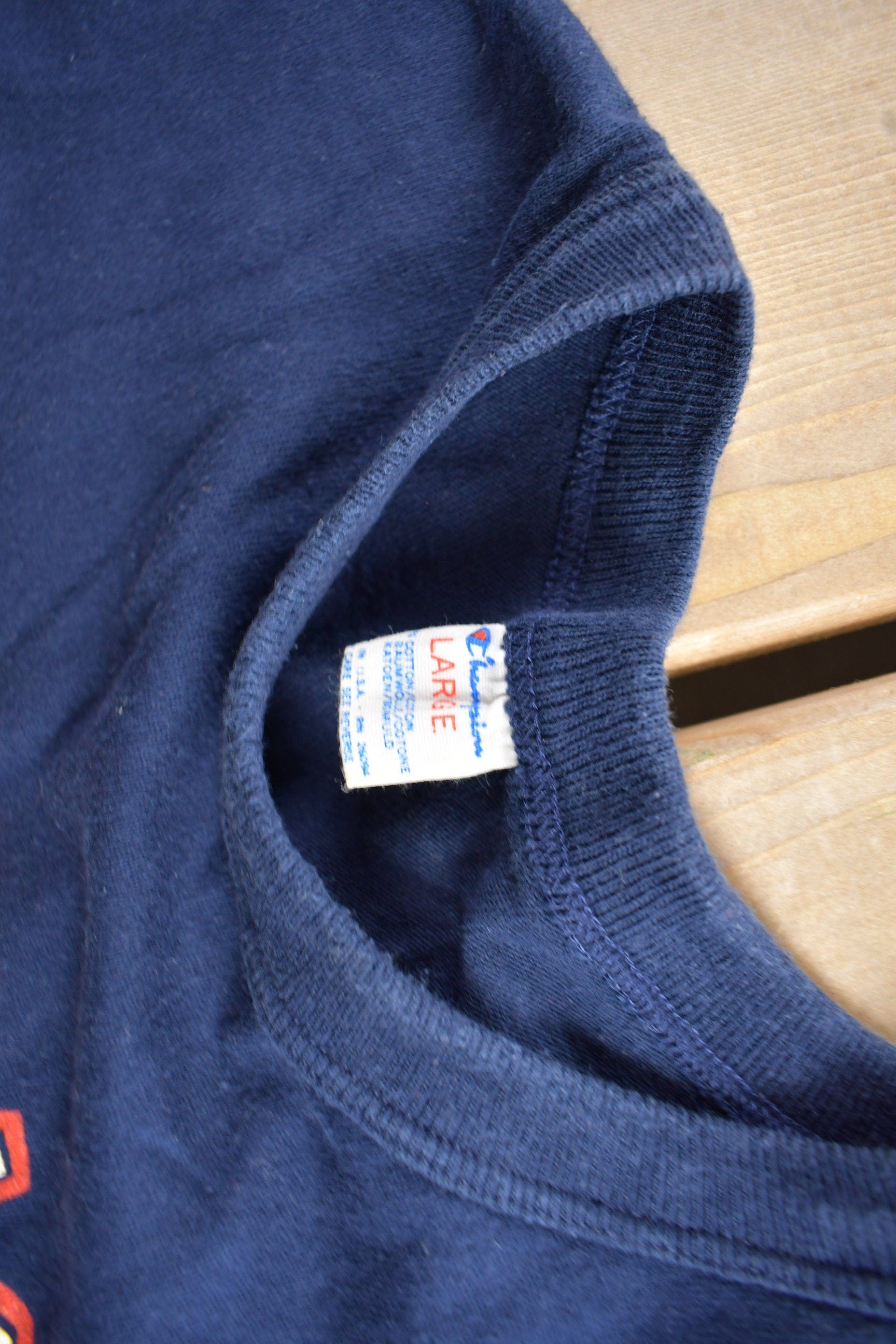 Proper Vintage Clothing > Gender Neutral Adult Clothing > Tops & Tees > T Shirts Vintage 1980s Chicago Bears NFL Champion T-Shirt / 80s Champion / Made In The USA / Single Stitch