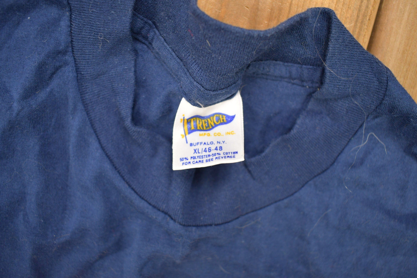 Proper Vintage Clothing > Gender Neutral Adult Clothing > Tops & Tees > T Shirts Vintage 1980s Chicago Bears NFL Graphic T-Shirt / Made In USA / Single Stitch / NFL / 90s Streetwear / Sportswear