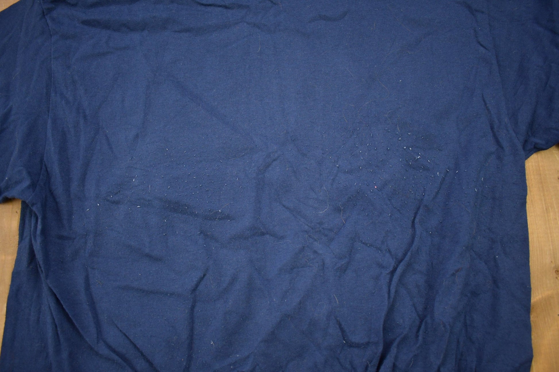 Proper Vintage Clothing > Gender Neutral Adult Clothing > Tops & Tees > T Shirts Vintage 1980s Chicago Bears NFL Graphic T-Shirt / Made In USA / Single Stitch / NFL / 90s Streetwear / Sportswear