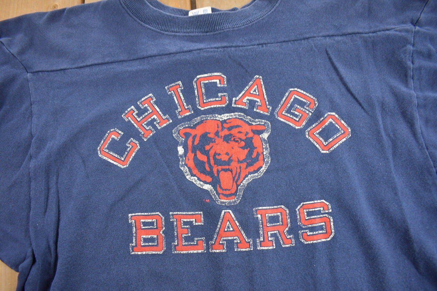 Proper Vintage Clothing > Gender Neutral Adult Clothing > Tops & Tees > T Shirts Vintage 1980s Chicago Bears NFL Jersey Style Champion T-Shirt / 80s Champion / Made In The USA / Single Stitch