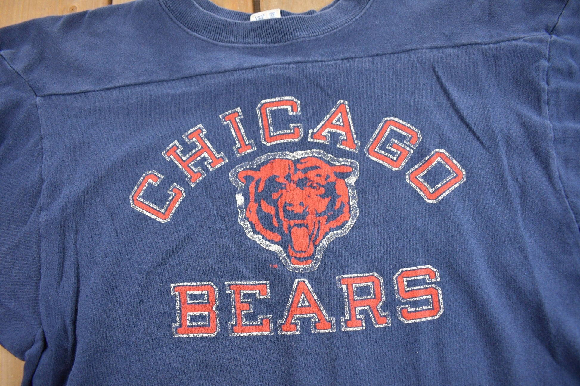 Proper Vintage Clothing > Gender Neutral Adult Clothing > Tops & Tees > T Shirts Vintage 1980s Chicago Bears NFL Jersey Style Champion T-Shirt / 80s Champion / Made In The USA / Single Stitch