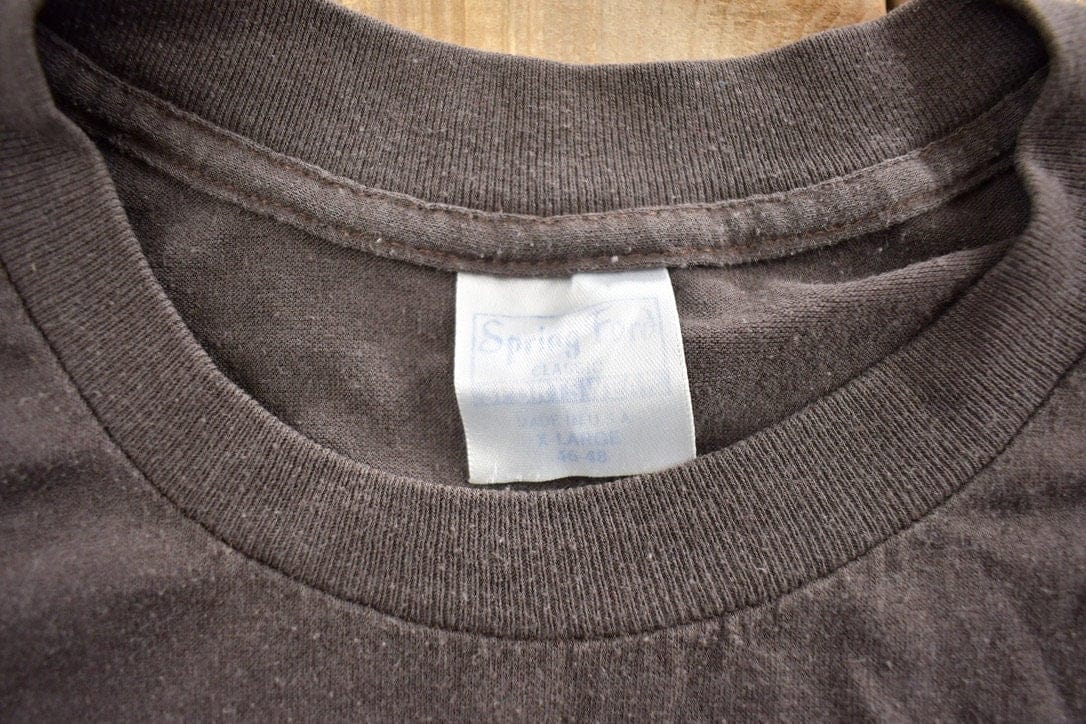 Proper Vintage Clothing > Gender Neutral Adult Clothing > Tops & Tees > T Shirts Vintage 1980s NFL Football Cleveland Browns Graphic Single Stitch T-Shirt Made In USA