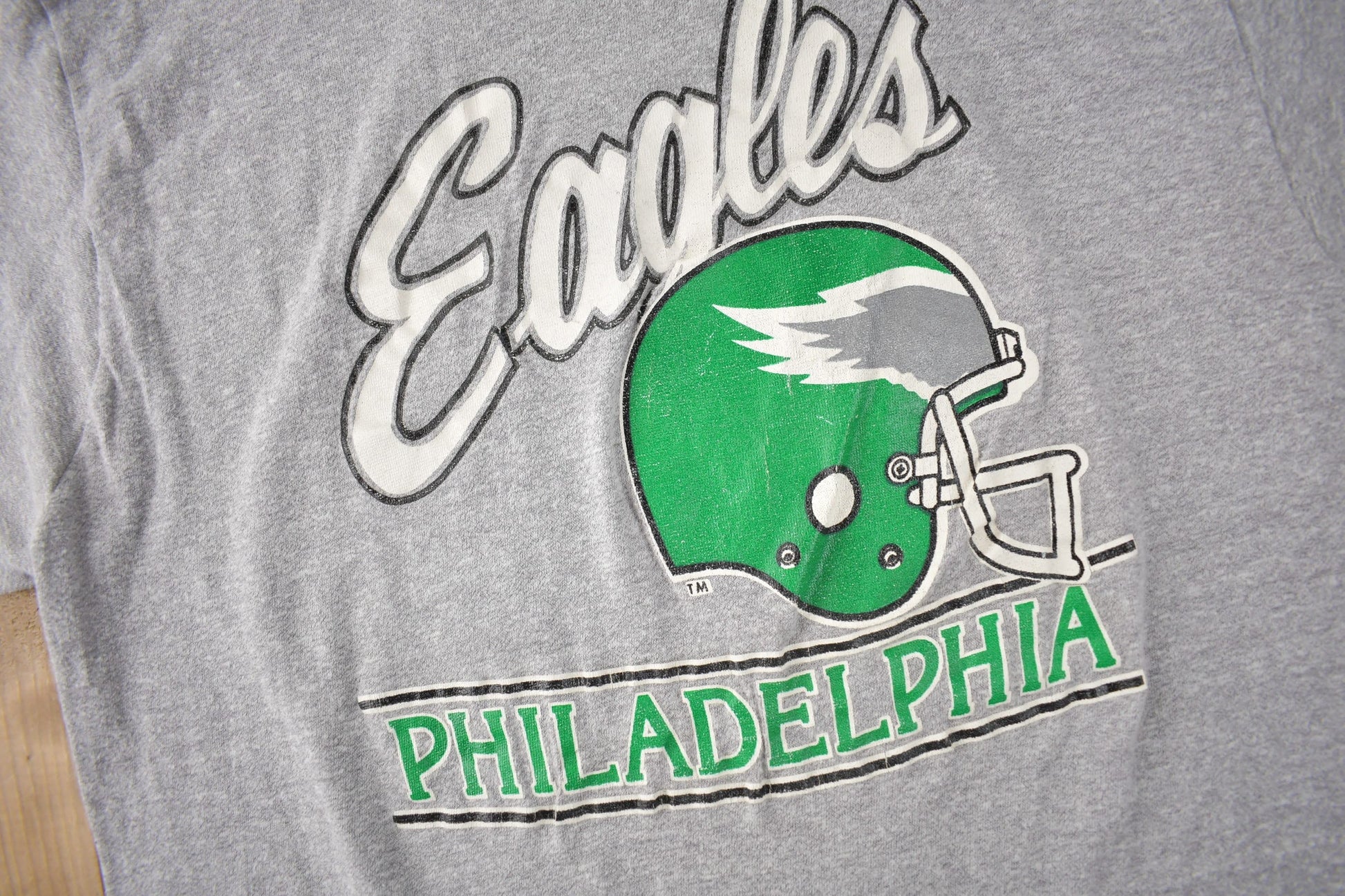 Proper Vintage Clothing > Gender Neutral Adult Clothing > Tops & Tees > T Shirts Vintage 1980s Philadelphia Eagles NFL Graphic Champion T-Shirt Made In USA