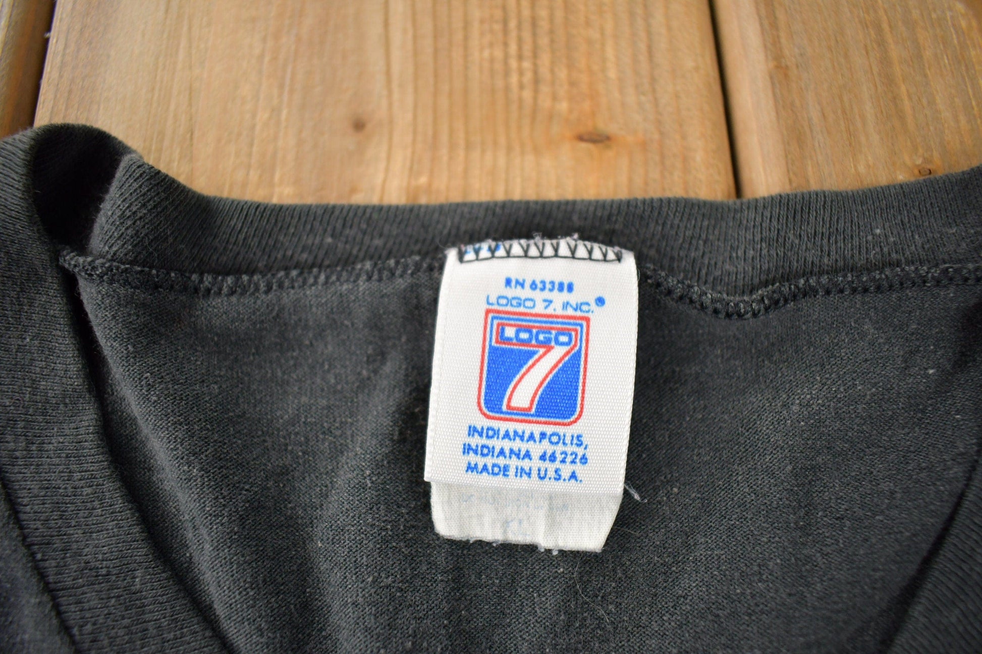 Proper Vintage Clothing > Gender Neutral Adult Clothing > Tops & Tees > T Shirts Vintage 1980s Pittsburgh Steelers NFL Football Graphic T-Shirt Made In USA