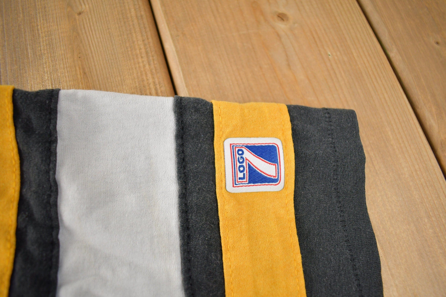 Proper Vintage Clothing > Gender Neutral Adult Clothing > Tops & Tees > T Shirts Vintage 1980s Pittsburgh Steelers NFL Football Graphic T-Shirt Made In USA