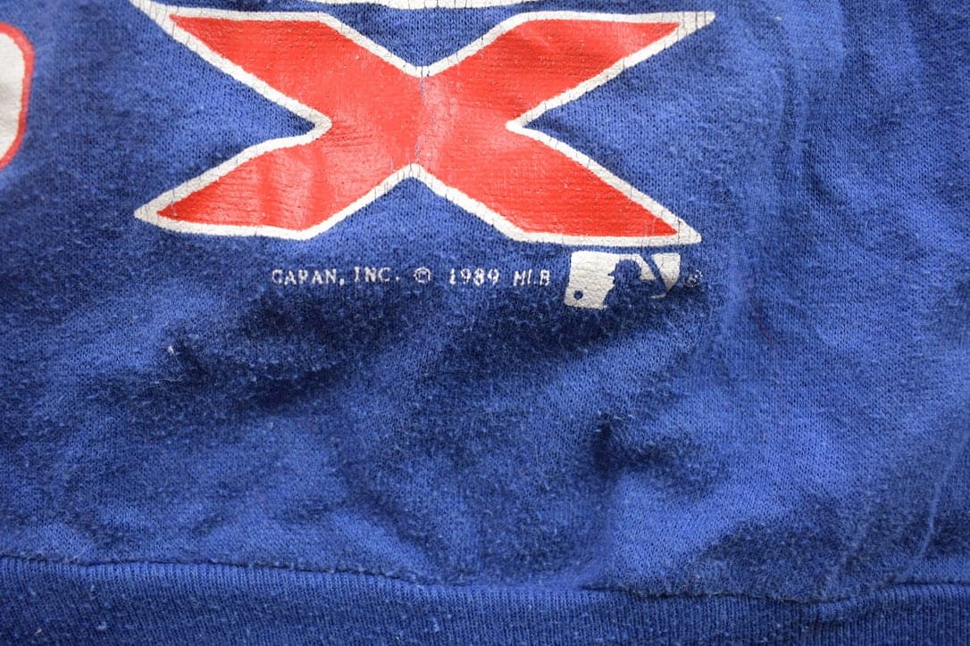 Proper Vintage Clothing > Gender Neutral Adult Clothing > Tops & Tees > T Shirts Vintage 1989 Raglan Chicago White Sox MLB graphic T Shirt / Made In USA / MLB Baseball / 1980s Streetwear / Sportswear