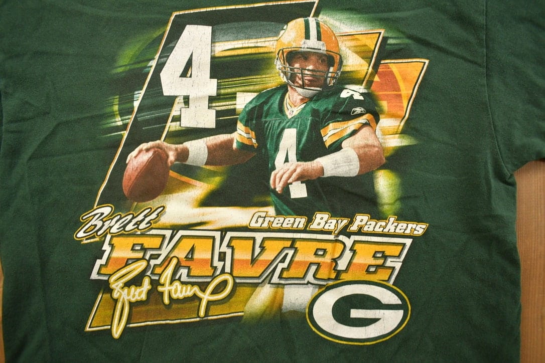 Proper Vintage Clothing > Gender Neutral Adult Clothing > Tops & Tees > T Shirts Vintage 1990s Brett Farve Green Bay Packers NFL Graphic T-Shirt / NFL / 90s Streetwear / Sportswear