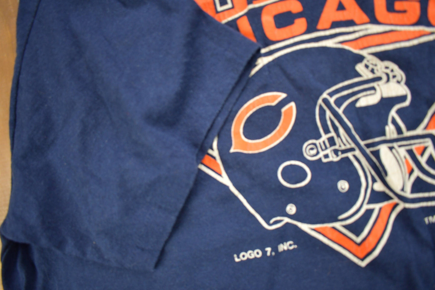Proper Vintage Clothing > Gender Neutral Adult Clothing > Tops & Tees > T Shirts Vintage 1990s Chicago Bears NFL Graphic Logo 7 T-Shirt / Made In USA / Single Stitch / NFL / 90s Streetwear / Sportswear