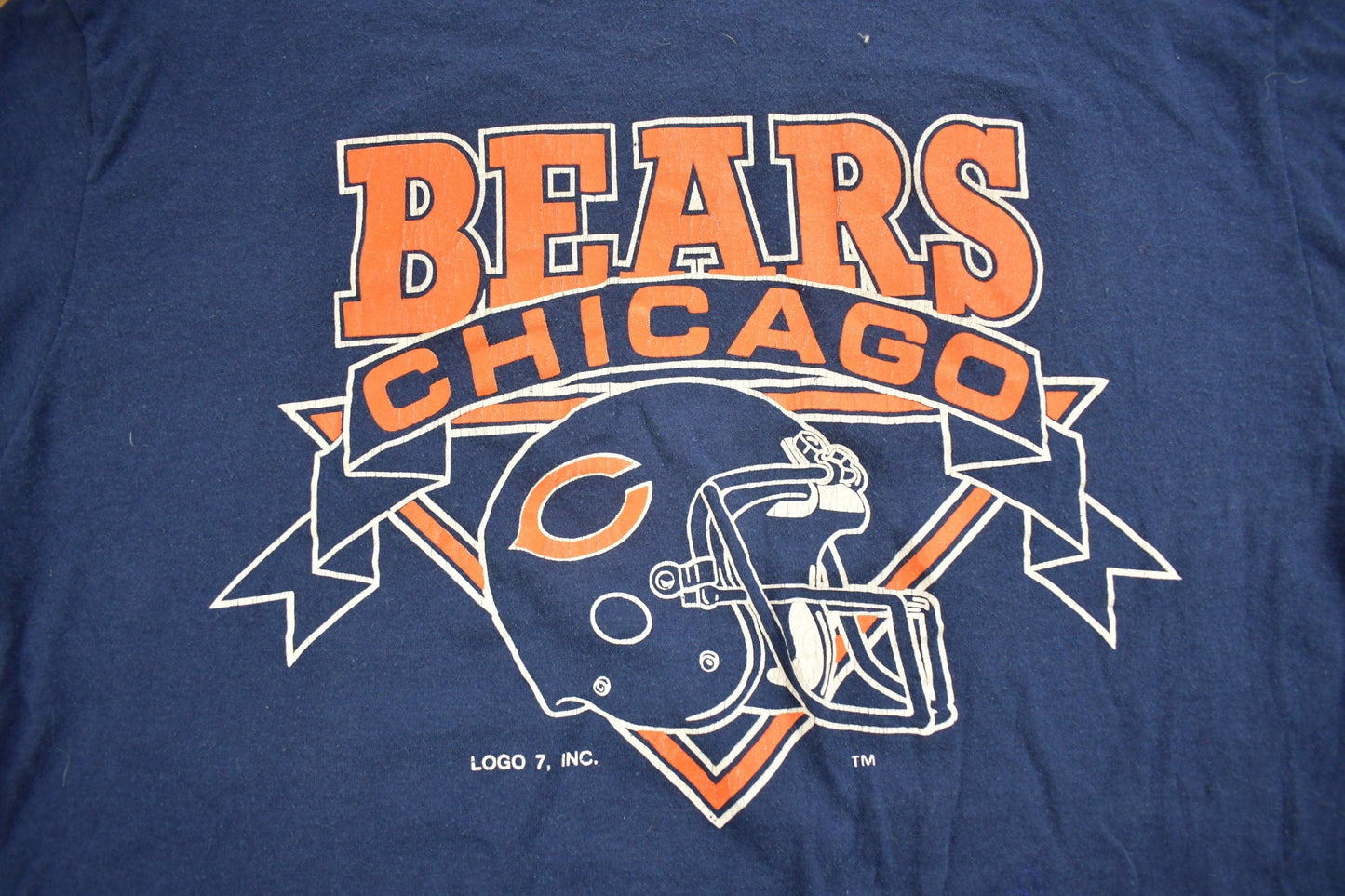 Proper Vintage Clothing > Gender Neutral Adult Clothing > Tops & Tees > T Shirts Vintage 1990s Chicago Bears NFL Graphic Logo 7 T-Shirt / Made In USA / Single Stitch / NFL / 90s Streetwear / Sportswear