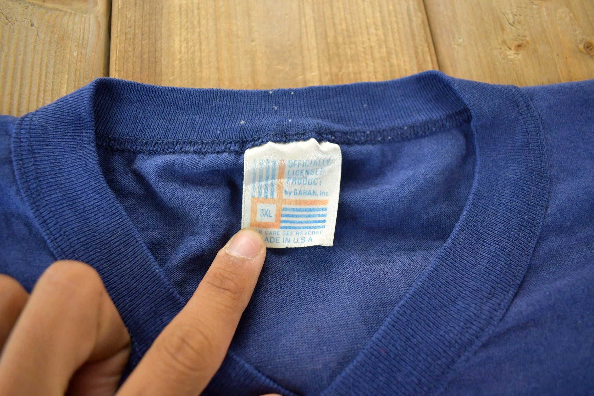 Proper Vintage Clothing > Gender Neutral Adult Clothing > Tops & Tees > T Shirts Vintage 1990s Chicago Bears NFL Graphic T-Shirt/ Made In USA / Single Stitch / NFL / 90s Streetwear / Sportswear / Mens 3XL