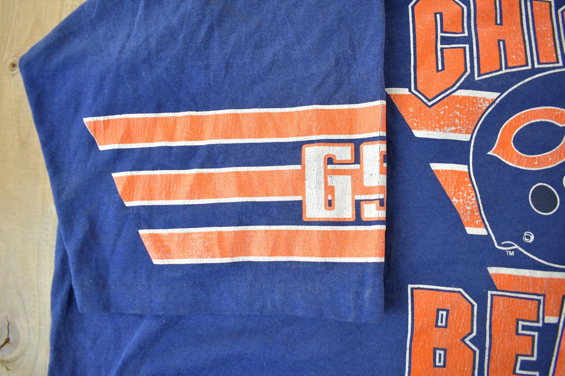 Proper Vintage Clothing > Gender Neutral Adult Clothing > Tops & Tees > T Shirts Vintage 1990s Chicago Bears NFL Graphic T-Shirt/ Made In USA / Single Stitch / NFL / 90s Streetwear / Sportswear / Mens 3XL