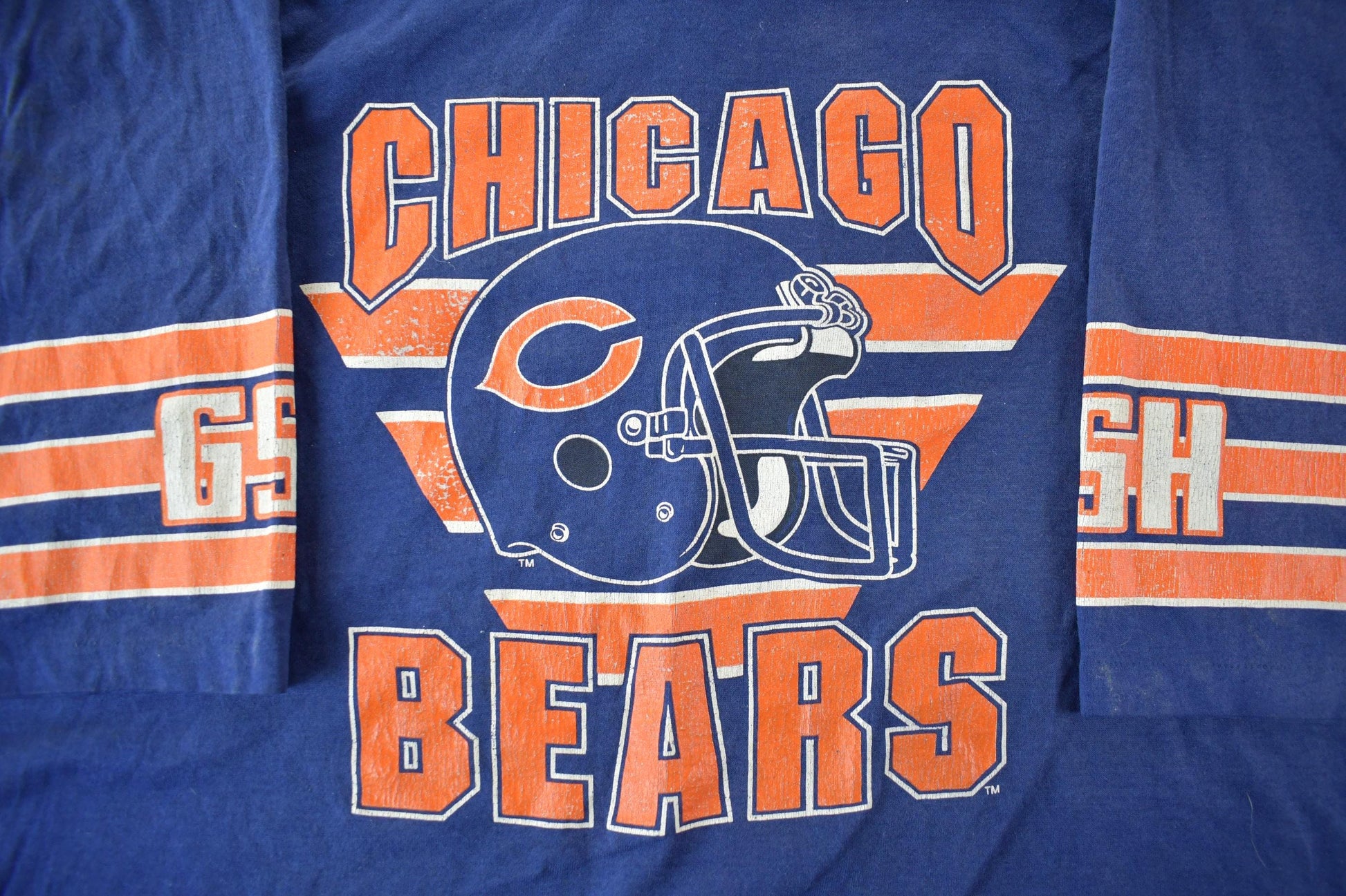Proper Vintage Clothing > Gender Neutral Adult Clothing > Tops & Tees > T Shirts Vintage 1990s Chicago Bears NFL Graphic T-Shirt/ Made In USA / Single Stitch / NFL / 90s Streetwear / Sportswear / Mens 3XL