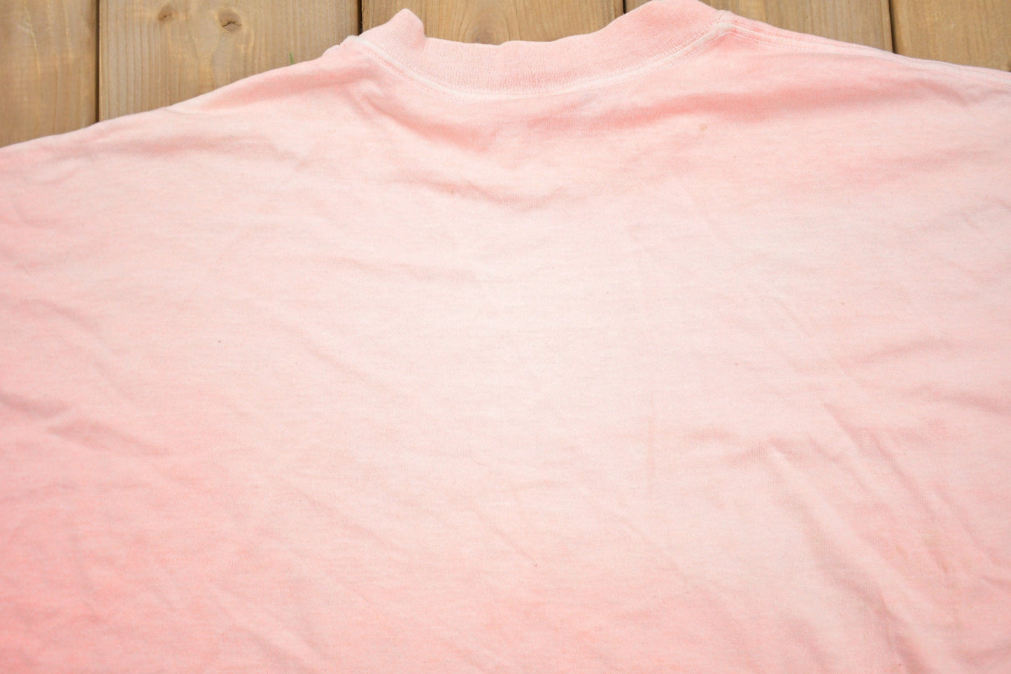 Proper Vintage Clothing > Gender Neutral Adult Clothing > Tops & Tees > T Shirts Vintage 1990s Chicago Bears NFL Graphic T-Shirt / Made In USA / Single Stitch / NFL / 90s Streetwear / Sportswear / Nutmeg Shirt / 90s Bears