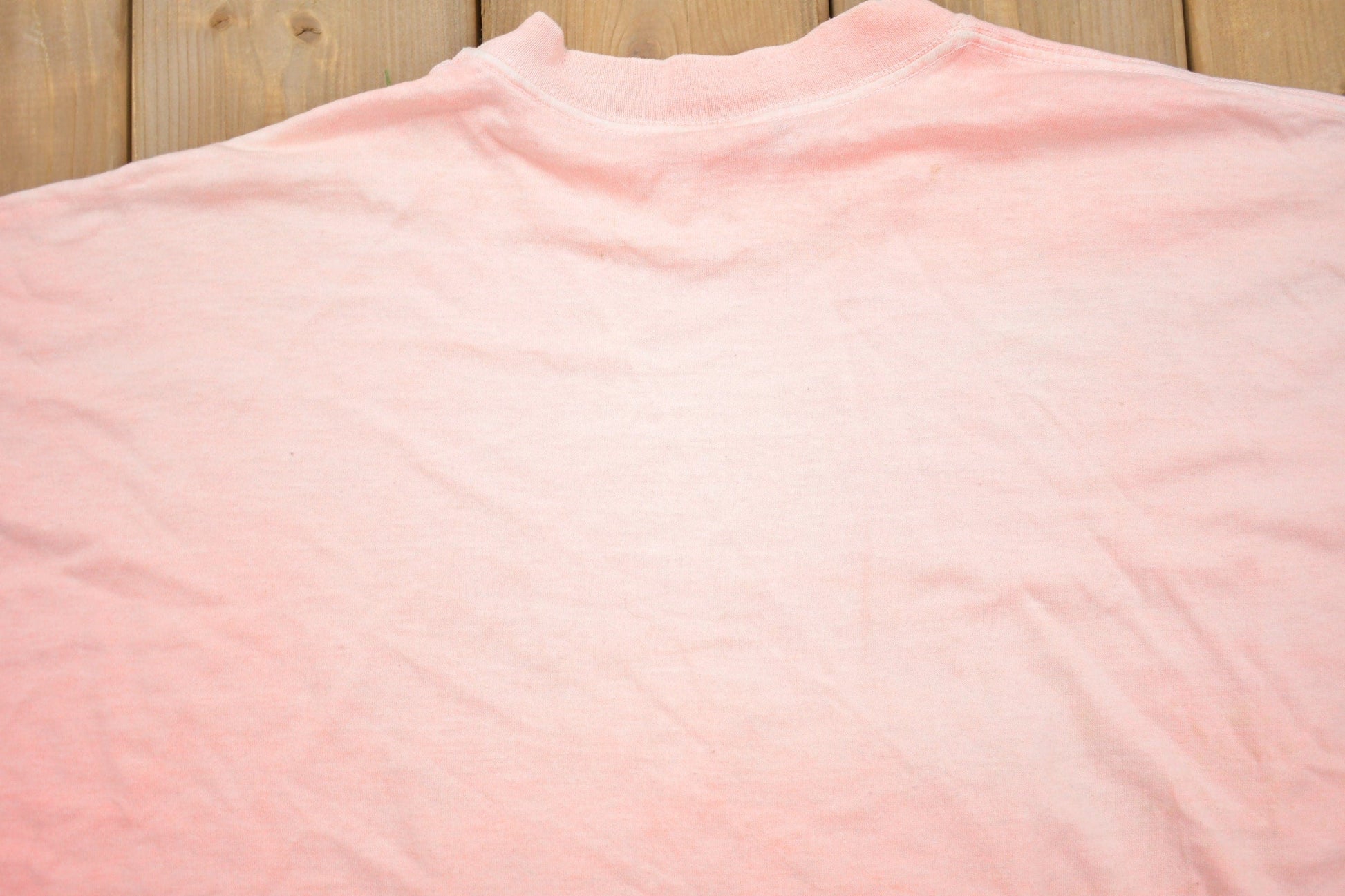 Proper Vintage Clothing > Gender Neutral Adult Clothing > Tops & Tees > T Shirts Vintage 1990s Chicago Bears NFL Graphic T-Shirt / Made In USA / Single Stitch / NFL / 90s Streetwear / Sportswear / Nutmeg Shirt / 90s Bears