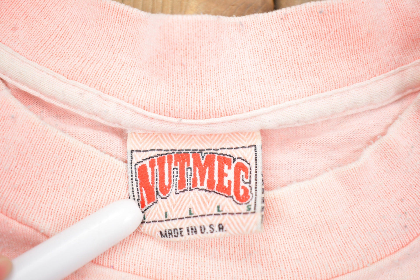 Proper Vintage Clothing > Gender Neutral Adult Clothing > Tops & Tees > T Shirts Vintage 1990s Chicago Bears NFL Graphic T-Shirt / Made In USA / Single Stitch / NFL / 90s Streetwear / Sportswear / Nutmeg Shirt / 90s Bears