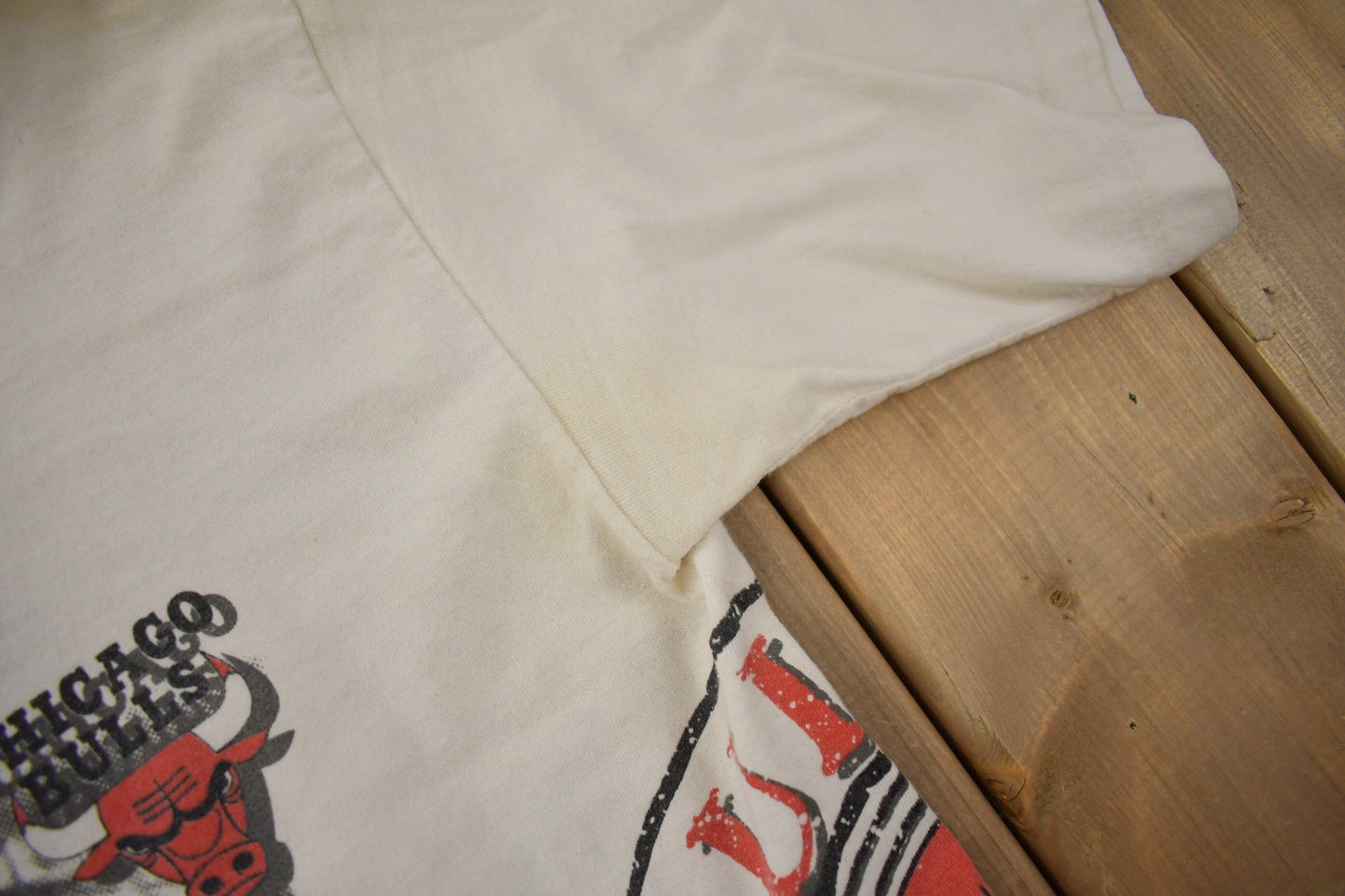 Proper Vintage Clothing > Gender Neutral Adult Clothing > Tops & Tees > T Shirts Vintage 1990s Chicago Bulls NBA Aerial Assault Graphic T-Shirt / Made In USA / Single Stitch / 90s Streetwear / Salem Sportswear