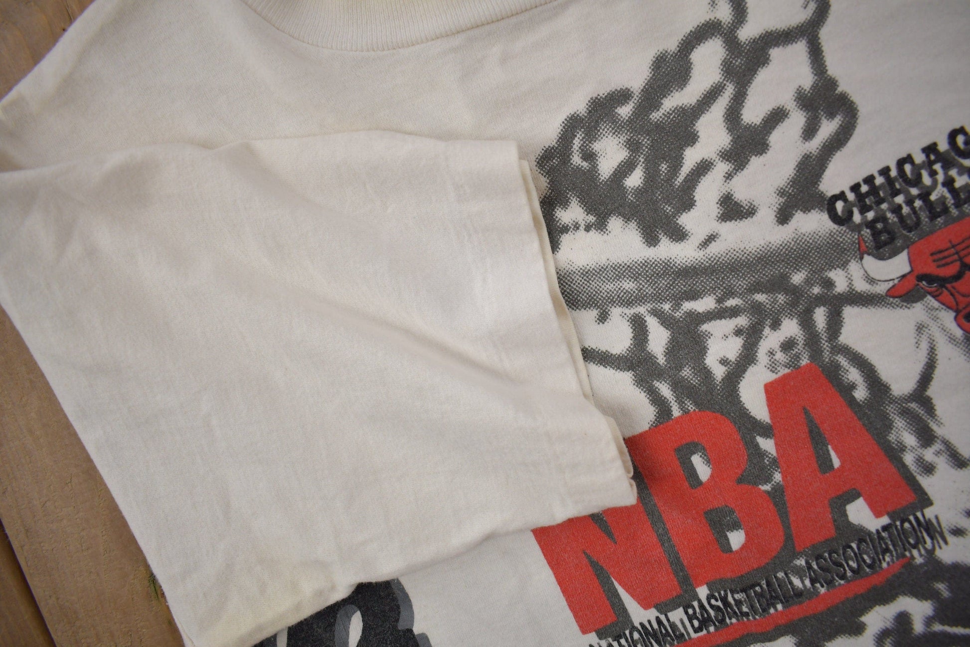 Proper Vintage Clothing > Gender Neutral Adult Clothing > Tops & Tees > T Shirts Vintage 1990s Chicago Bulls NBA Aerial Assault Graphic T-Shirt / Made In USA / Single Stitch / 90s Streetwear / Salem Sportswear