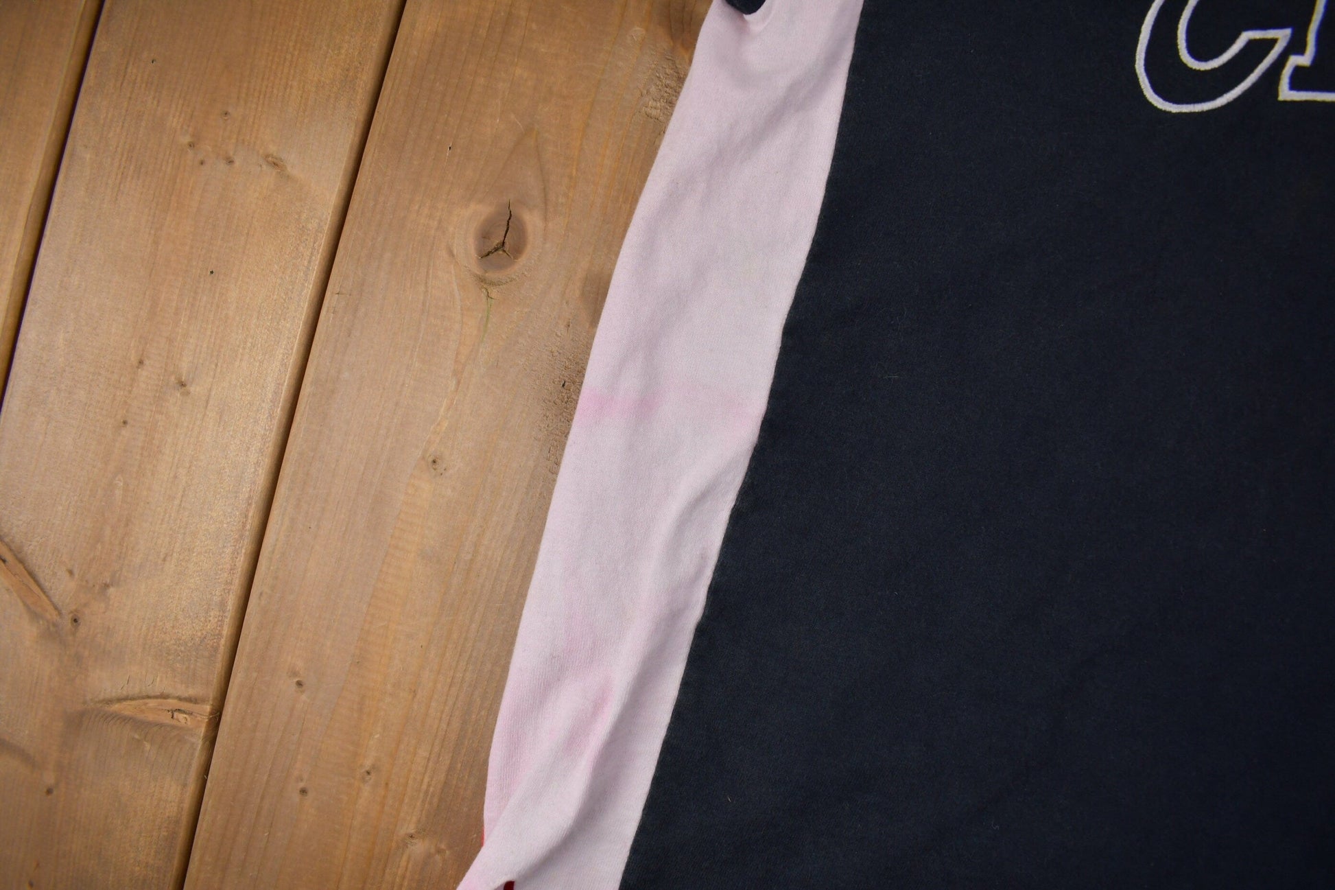 Proper Vintage Clothing > Gender Neutral Adult Clothing > Tops & Tees > T Shirts Vintage 1990s Chicago Bulls NBA Champion Shooting Shirt NBA Sportswear / Vintage Champion / Chicago Bulls Jersey