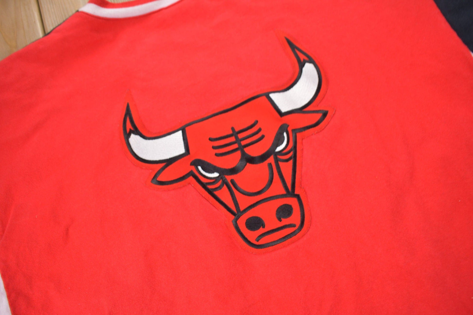 Proper Vintage Clothing > Gender Neutral Adult Clothing > Tops & Tees > T Shirts Vintage 1990s Chicago Bulls NBA Champion Shooting Shirt NBA Sportswear / Vintage Champion / Chicago Bulls Jersey