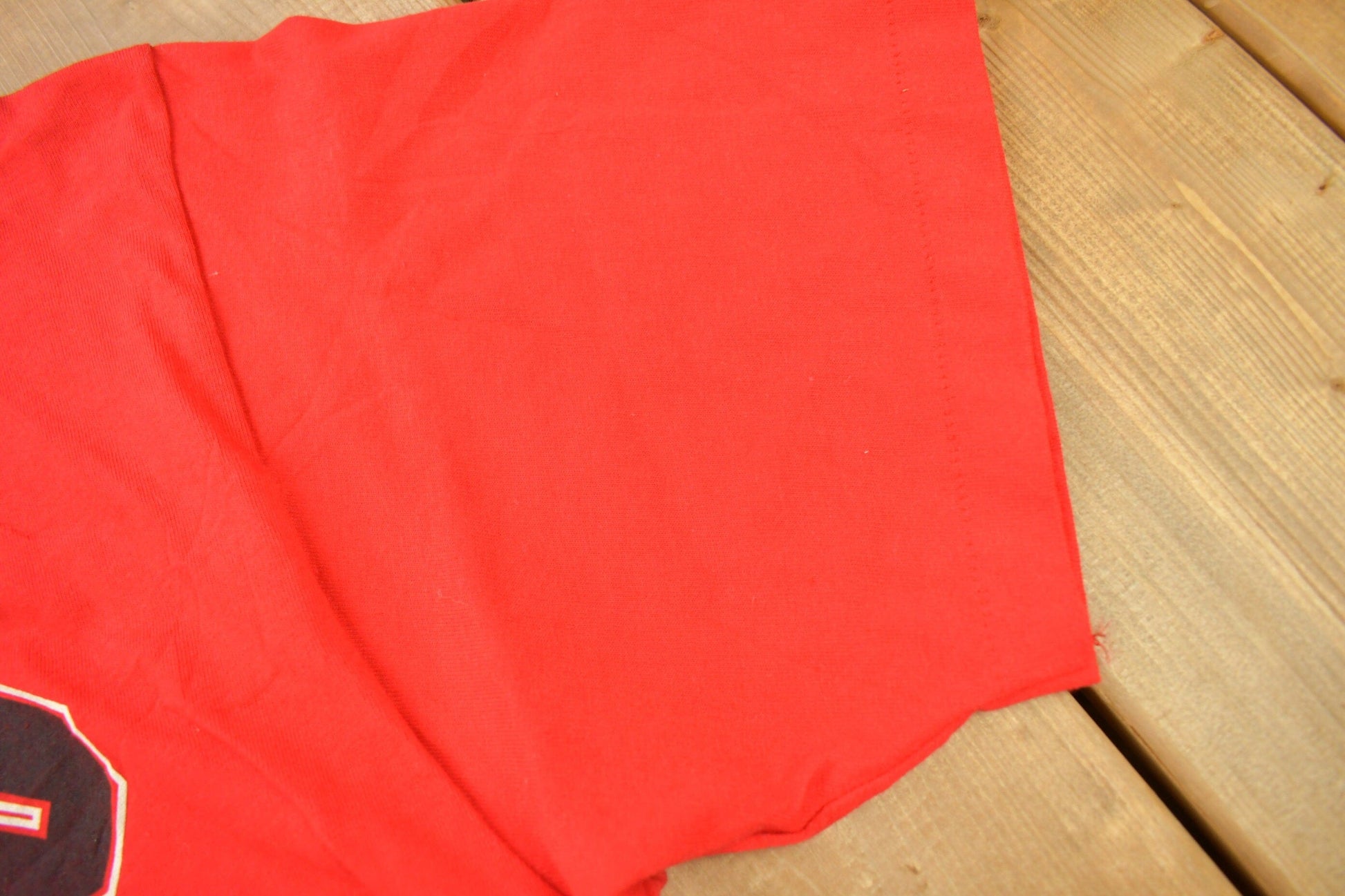 Proper Vintage Clothing > Gender Neutral Adult Clothing > Tops & Tees > T Shirts Vintage 1990s Chicago Bulls NBA Graphic T-Shirt / Made In USA / Vintage Bulls Tee / NBA Basketball / Single Stitch / Sportswear