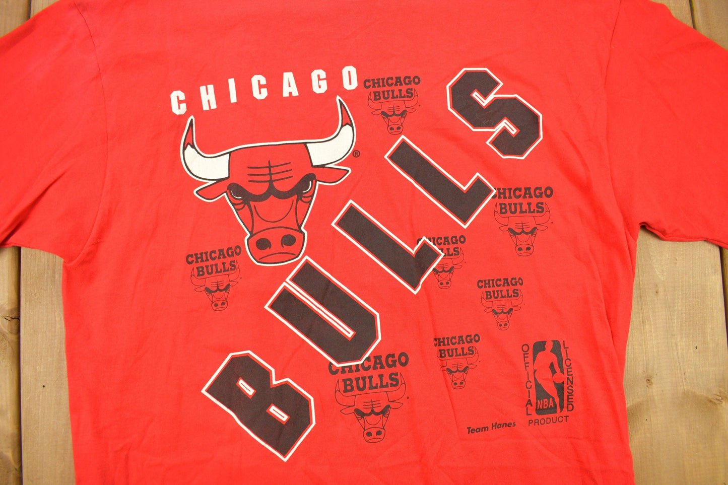 Proper Vintage Clothing > Gender Neutral Adult Clothing > Tops & Tees > T Shirts Vintage 1990s Chicago Bulls NBA Graphic T-Shirt / Made In USA / Vintage Bulls Tee / NBA Basketball / Single Stitch / Sportswear