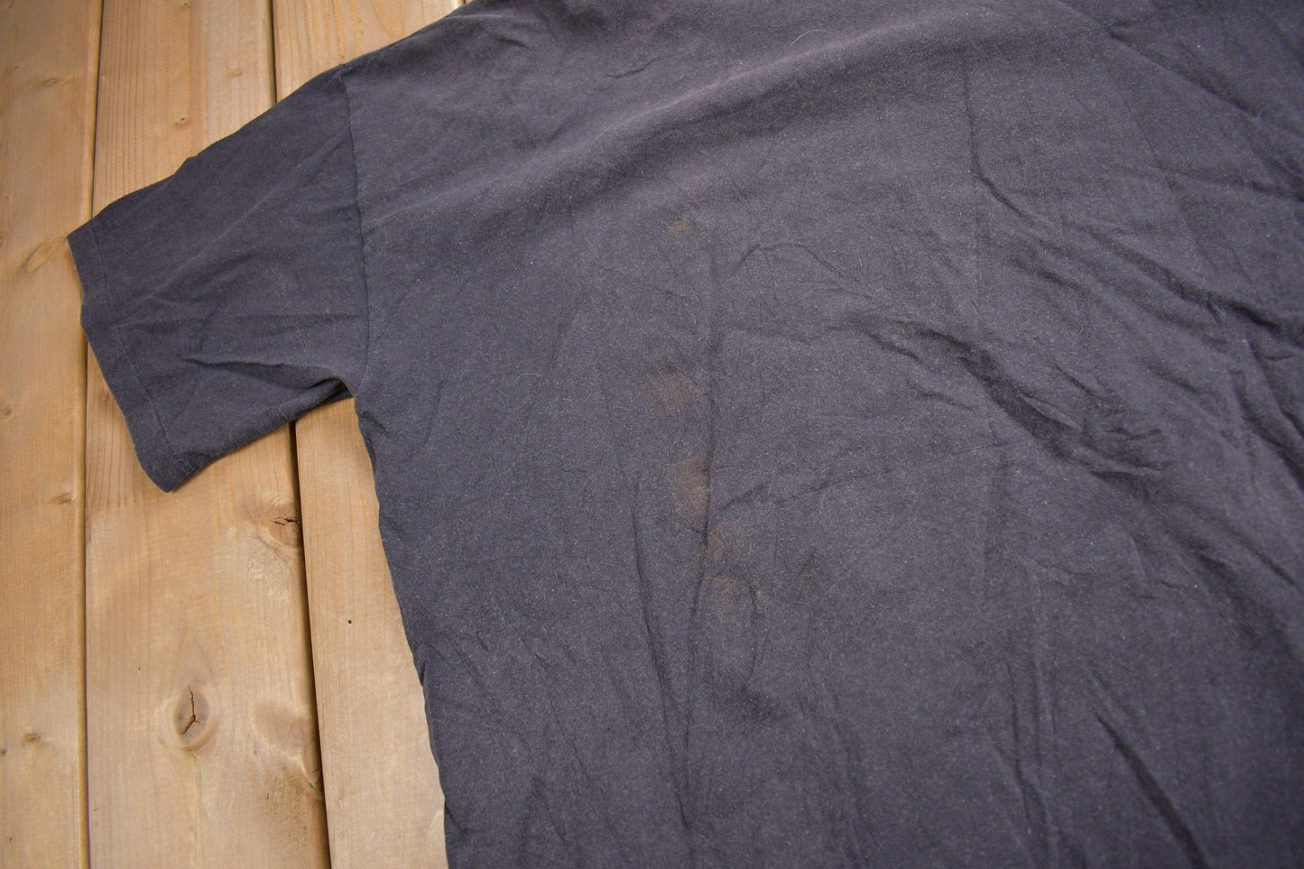 Proper Vintage Clothing > Gender Neutral Adult Clothing > Tops & Tees > T Shirts Vintage 1990s Chicago Bulls NBA Graphic T-Shirt / Sportswear / Vintage Bulls Tee / Single Stitch / Made In USA