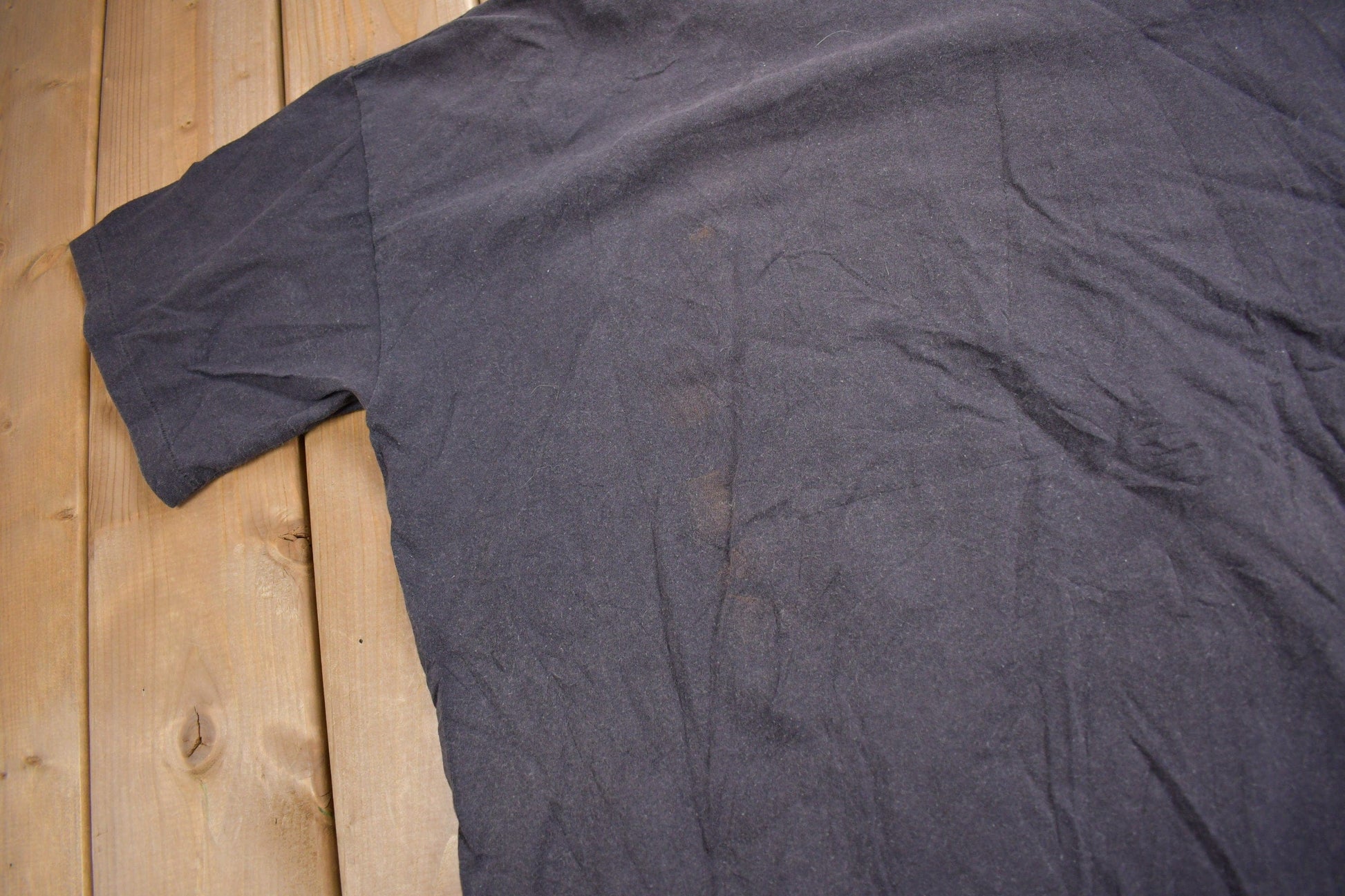 Proper Vintage Clothing > Gender Neutral Adult Clothing > Tops & Tees > T Shirts Vintage 1990s Chicago Bulls NBA Graphic T-Shirt / Sportswear / Vintage Bulls Tee / Single Stitch / Made In USA