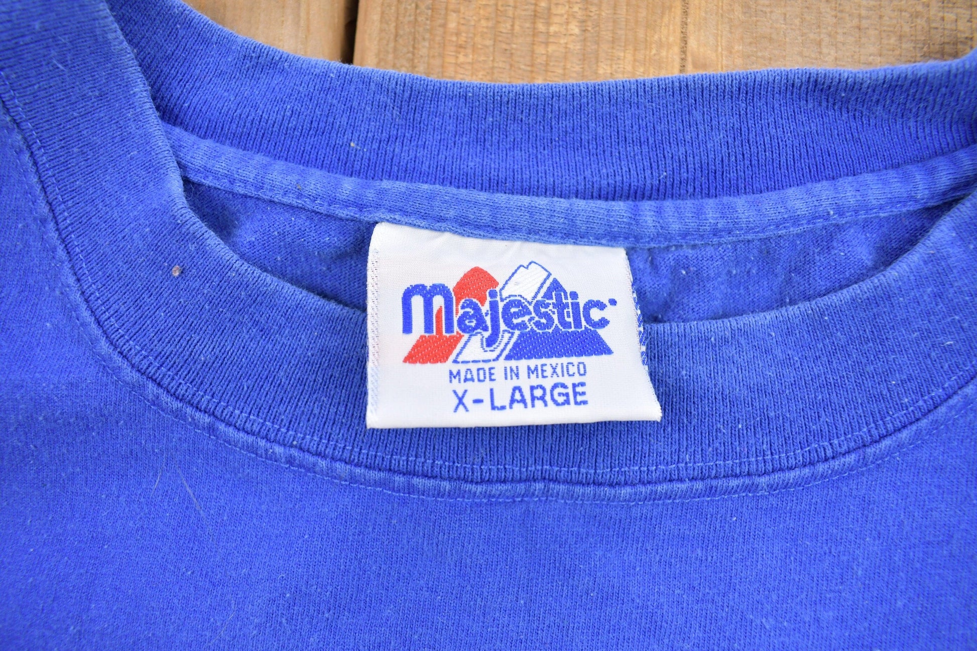Proper Vintage Clothing > Gender Neutral Adult Clothing > Tops & Tees > T Shirts Vintage 1990s Chicago Cubs Graphic T-Shirt / MLB Baseball / 90s Streetwear / Sportswear / Majestic