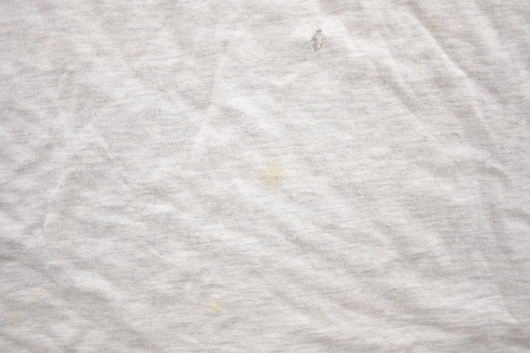 Proper Vintage Clothing > Gender Neutral Adult Clothing > Tops & Tees > T Shirts Vintage 1990s Cincinnati Reds MLB Graphic T-Shirt / Made In USA / Single Stitch / MLB Baseball / 90s Streetwear / Sportswear / Logo 7 / Reds