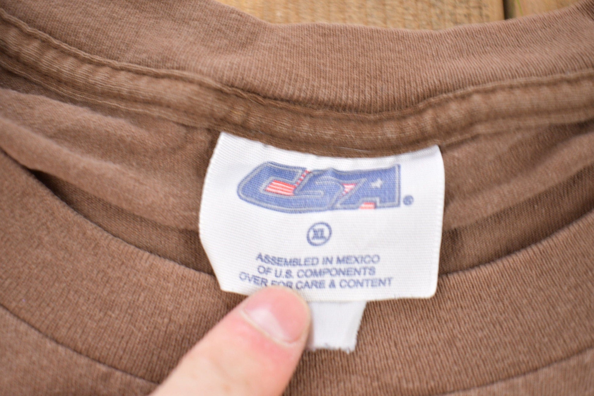 Proper Vintage Clothing > Gender Neutral Adult Clothing > Tops & Tees > T Shirts Vintage 1990s Cleveland Browns Football NFL Graphic T-Shirt / Graphic / 80s / 90s / Streetwear / Retro Style / NFL Graphic / CSA T-shirt