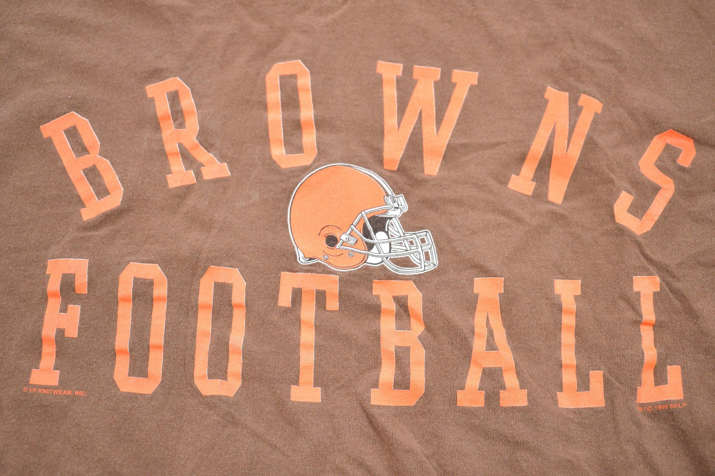 Proper Vintage Clothing > Gender Neutral Adult Clothing > Tops & Tees > T Shirts Vintage 1990s Cleveland Browns Football NFL Graphic T-Shirt / Graphic / 80s / 90s / Streetwear / Retro Style / NFL Graphic / CSA T-shirt