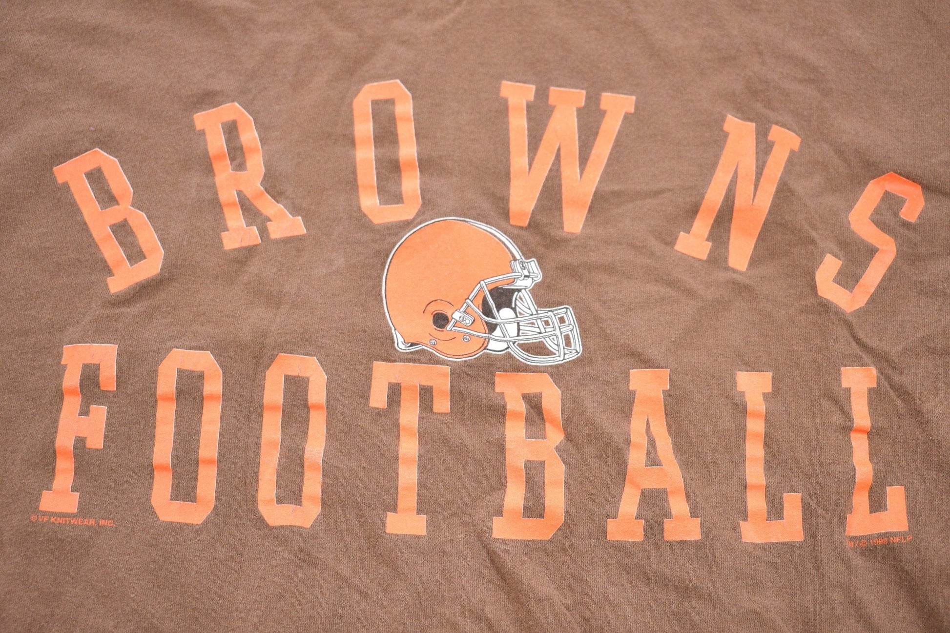 Proper Vintage Clothing > Gender Neutral Adult Clothing > Tops & Tees > T Shirts Vintage 1990s Cleveland Browns Football NFL Graphic T-Shirt / Graphic / 80s / 90s / Streetwear / Retro Style / NFL Graphic / CSA T-shirt