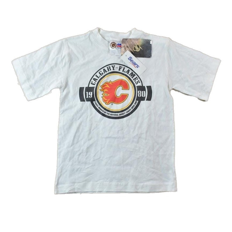 Proper Vintage Clothing > Gender Neutral Adult Clothing > Tops & Tees > T Shirts Vintage 1990s Deadstock Youth Calgary Flames NHL Graphic T-Shirt / Made In USA / Single Stitch / NHL Hockey / 90s Streetwear / Sportswear