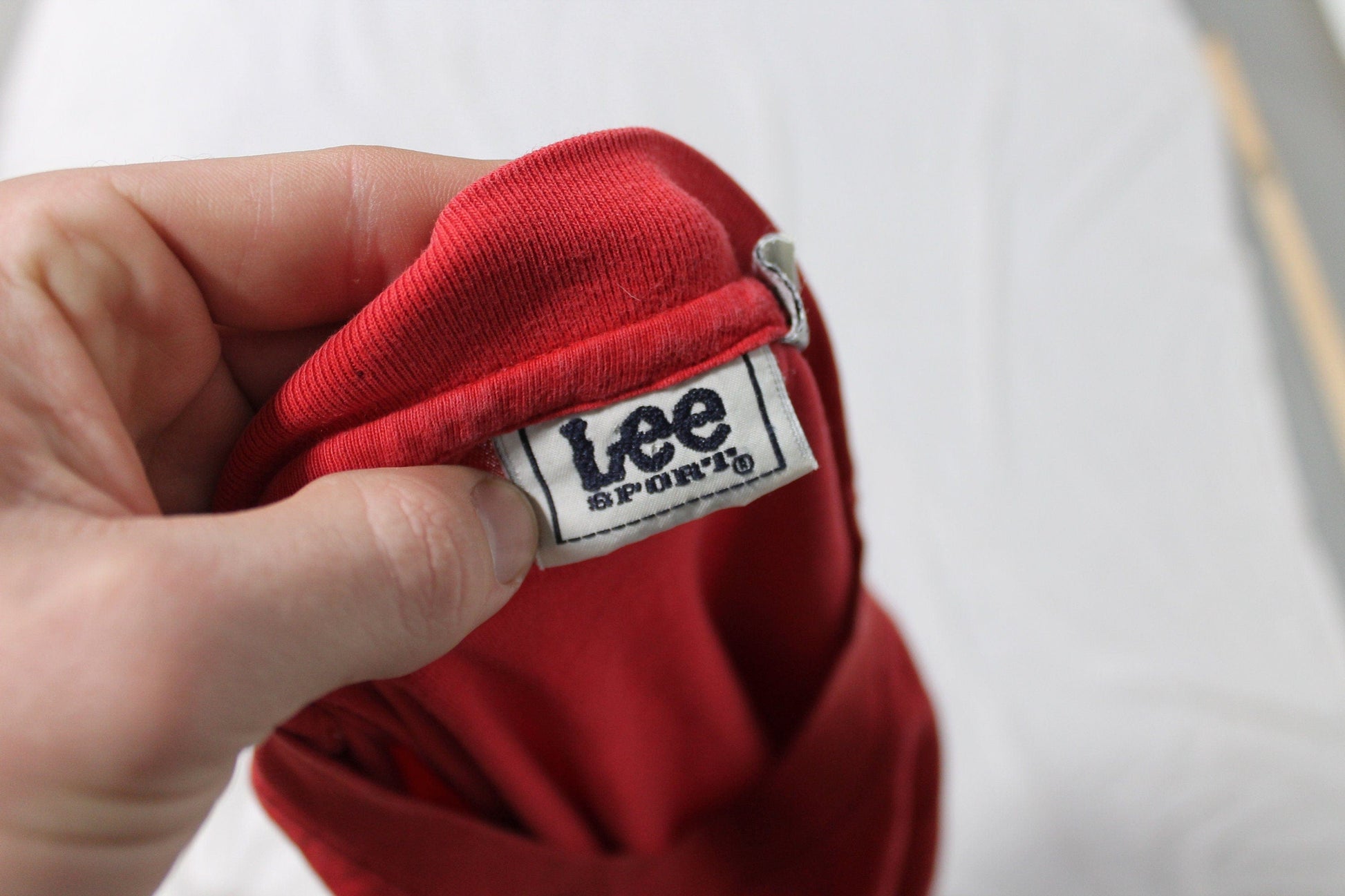 Proper Vintage Clothing > Gender Neutral Adult Clothing > Tops & Tees > T Shirts Vintage 1990s Detroit Red Wings NHL Hockey Graphic T Shirt / Red Wings T Shirt / Lee Sport / Streetwear Fashion / Sportswear /