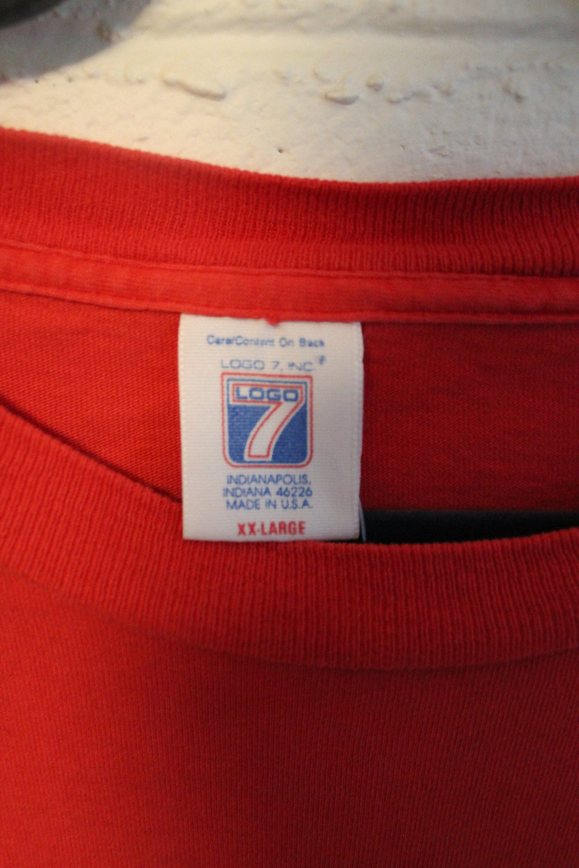 Proper Vintage Clothing > Gender Neutral Adult Clothing > Tops & Tees > T Shirts Vintage 1990s Detroit Red Wings NHL Logo 7 T Shirt / Vintage Graphic T-Shirt / 80s / 90s / Made In USA / Hockey T Shirt