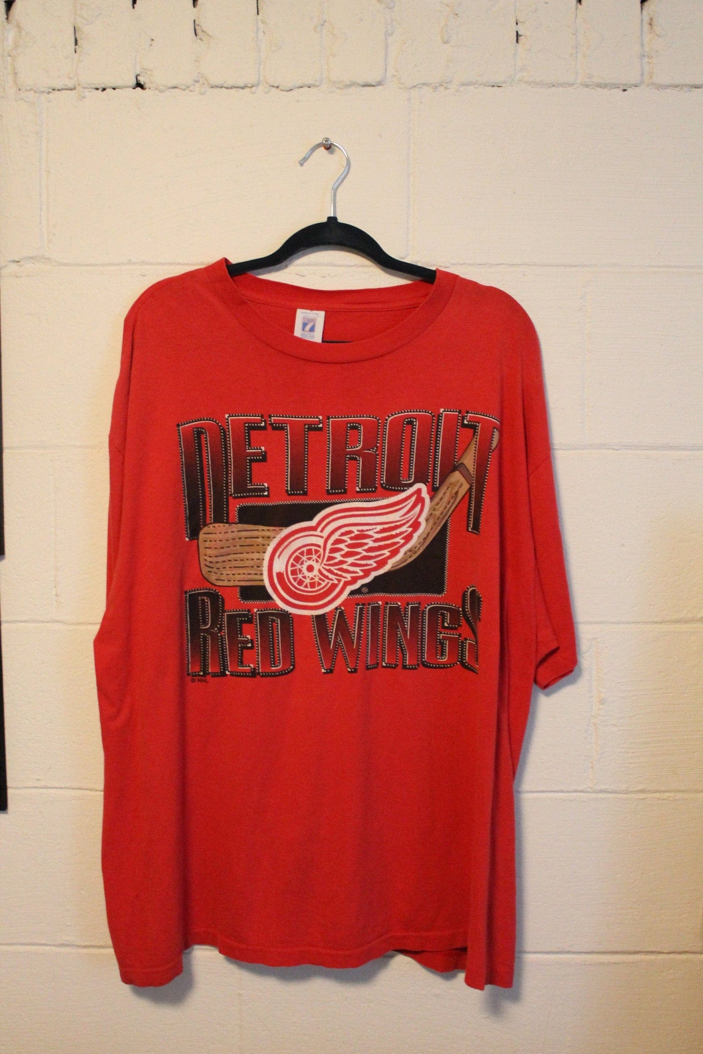 Proper Vintage Clothing > Gender Neutral Adult Clothing > Tops & Tees > T Shirts Vintage 1990s Detroit Red Wings NHL Logo 7 T Shirt / Vintage Graphic T-Shirt / 80s / 90s / Made In USA / Hockey T Shirt