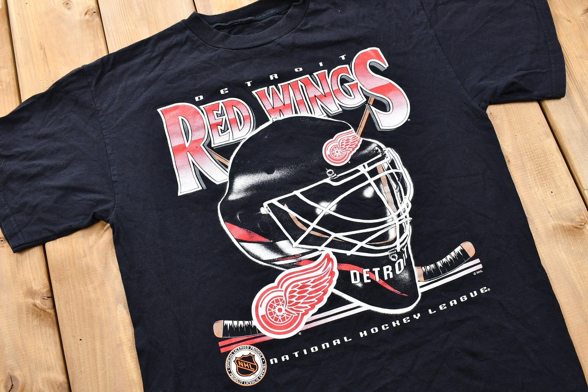 Proper Vintage Clothing > Gender Neutral Adult Clothing > Tops & Tees > T Shirts Vintage 1990s Detroit Red Wings T-Shirt / NHL / 90s Streetwear / Athleisure / Sportswear