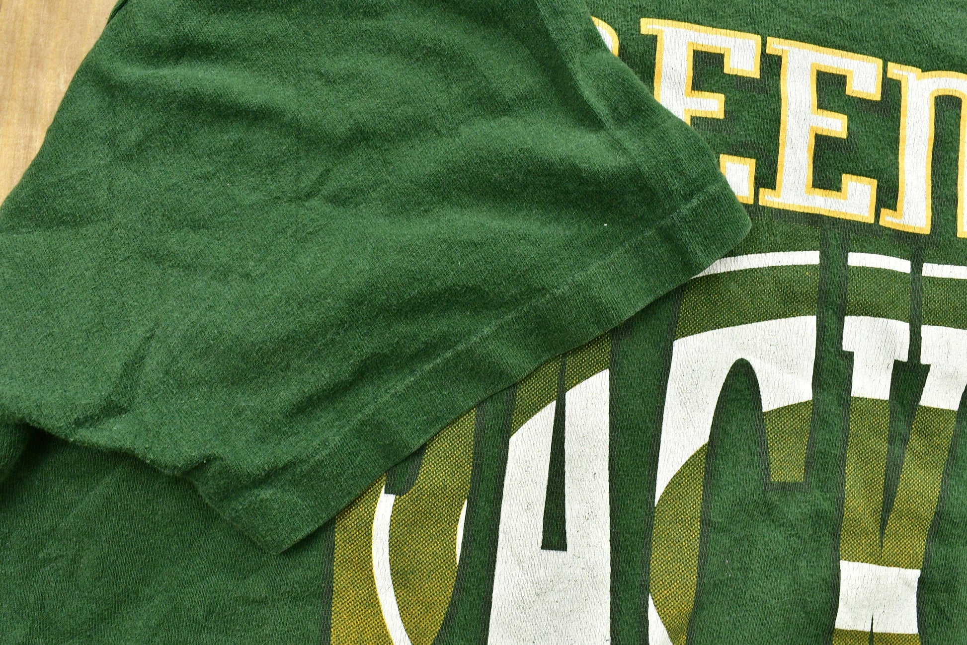 Proper Vintage Clothing > Gender Neutral Adult Clothing > Tops & Tees > T Shirts Vintage 1990s Greenbay Packers T-Shirt , Single Stitch , NFL , 90s Streetwear , Athleisure , Sportswear