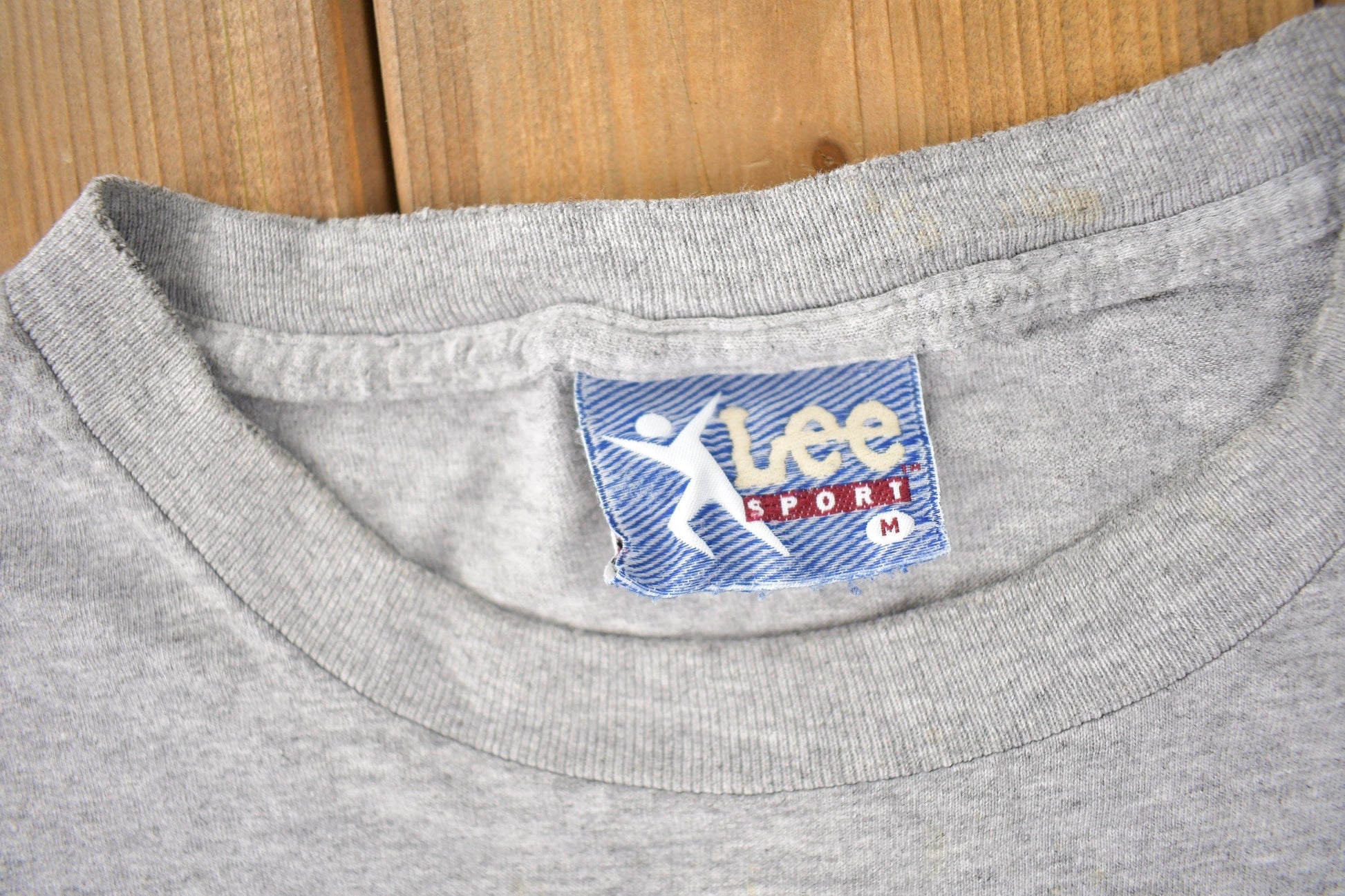 Proper Vintage Clothing > Gender Neutral Adult Clothing > Tops & Tees > T Shirts Vintage 1990s Phoenix Suns NBA Graphic T-Shirt Made In USA Single Stitch