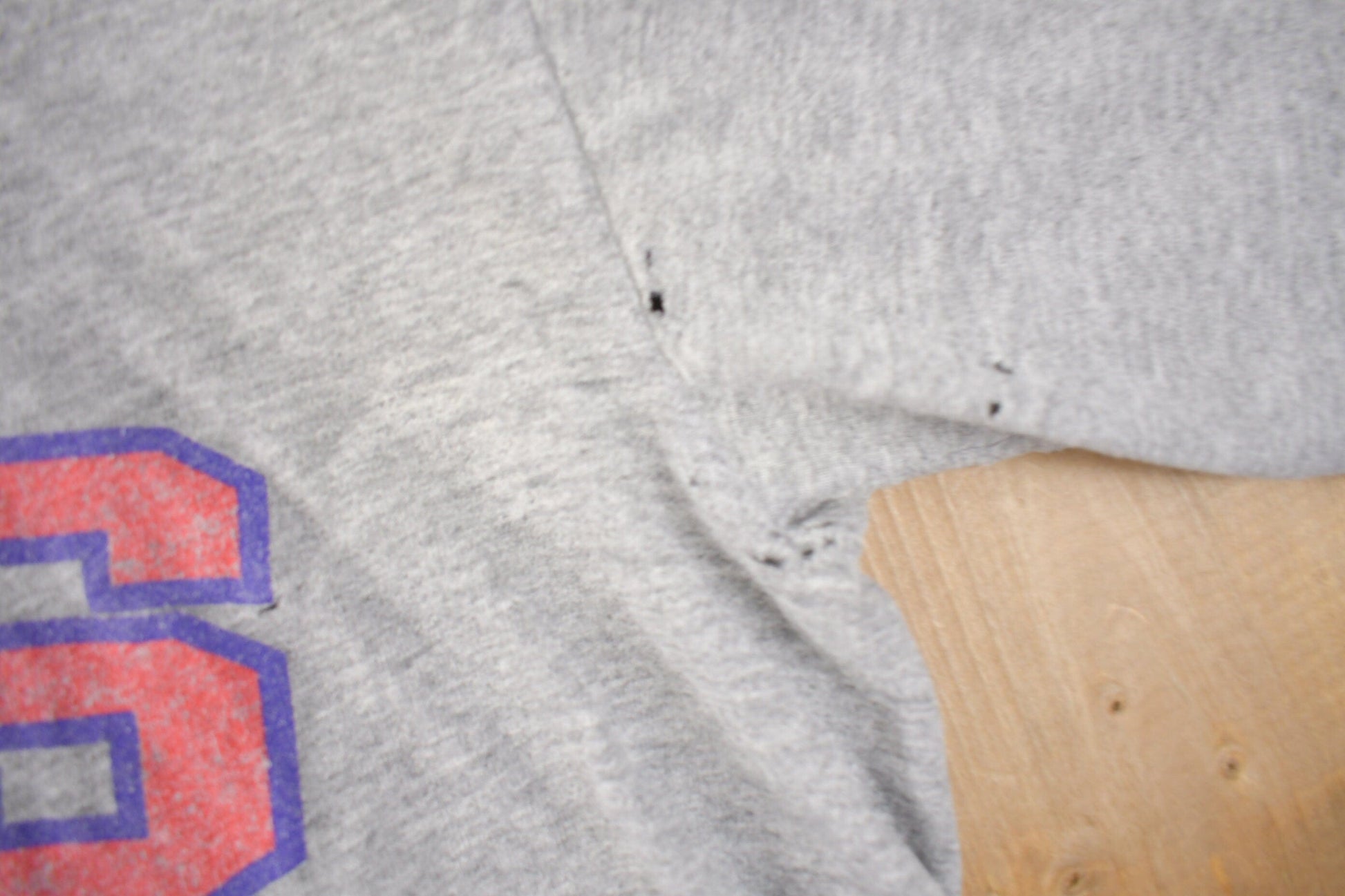 Proper Vintage Clothing > Gender Neutral Adult Clothing > Tops & Tees > T Shirts Vintage 1990s Phoenix Suns NBA Graphic T-Shirt Made In USA Single Stitch